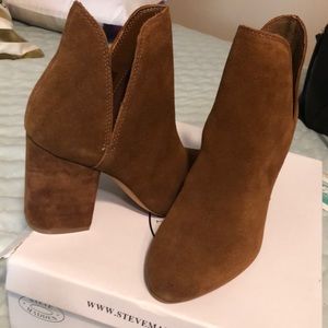 Steve Madden Chestnut suede boots